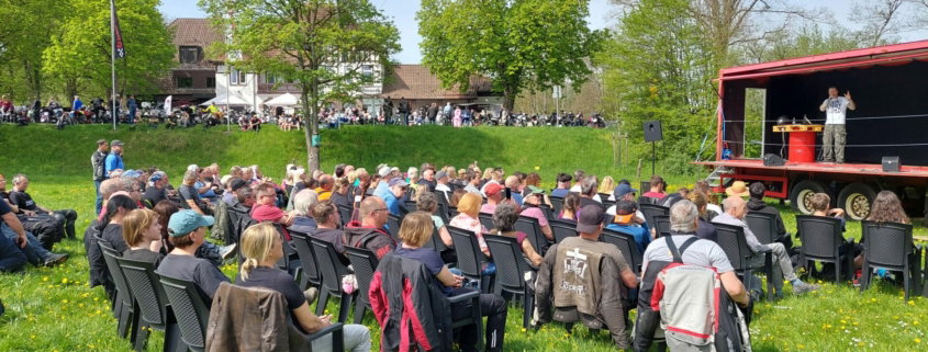 24 04 14 Saisoneroeffnung Motorradgottesdienst Glemseck 3 845x321 1