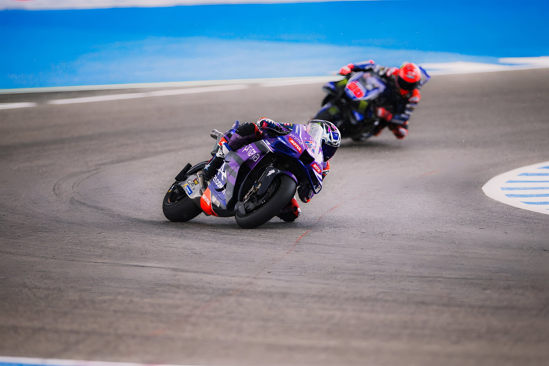 Fabio Quartararo auf der Yamaha YZR-M1 in Schräglage bei Regen – MotoGP GP Spanien Jerez 2026