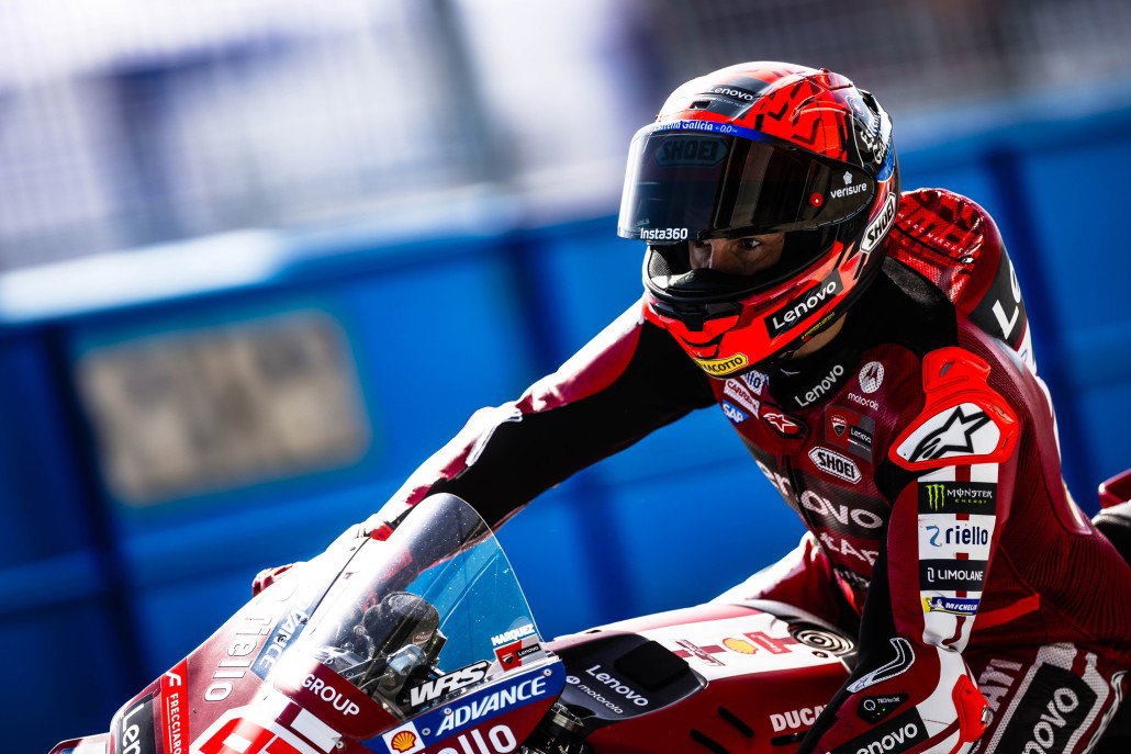 Marc Marquez Returns at Mugello: What the Ducati Champion Expects After Double Surgery 3 Marc Marquez close-up on the Ducati Desmosedici GP26 in racing position – MotoGP IRTA Test Jerez 2026