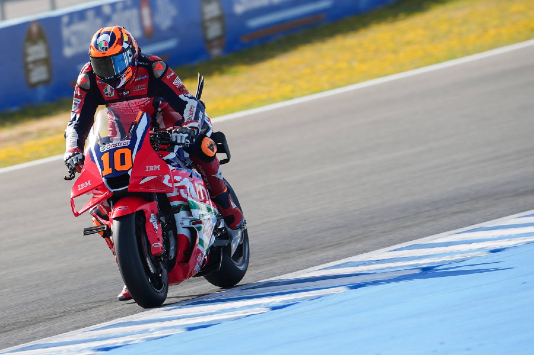MotoGP-Tests 2027: Warum die Fahrer nur fünf Tage für die 850er bekommen 4 Luca Marini auf der Honda RC213V Frontansicht auf der Strecke – MotoGP IRTA Test Jerez 2026
