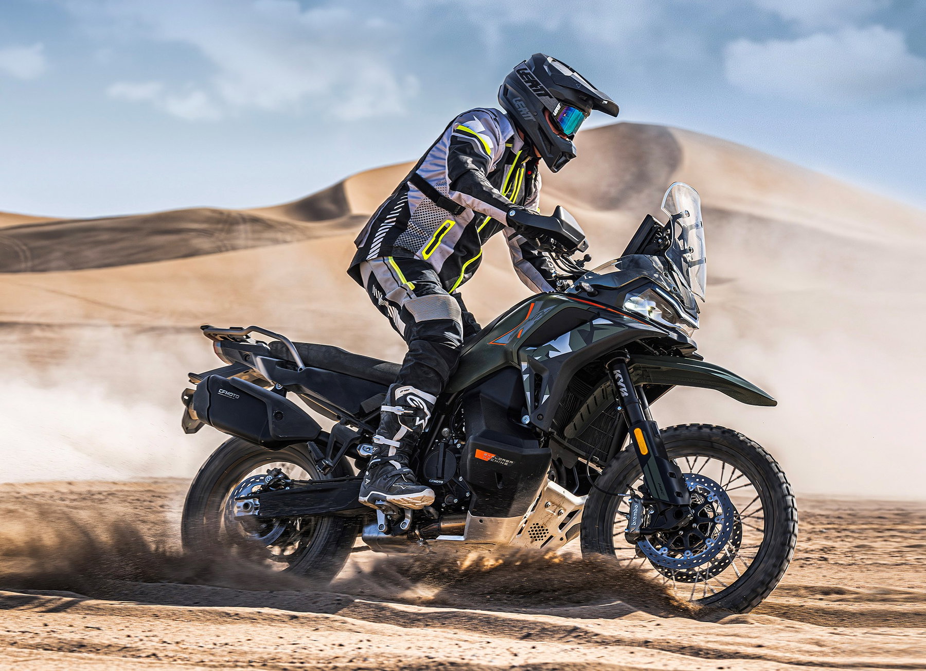 CFMOTO 1000MT-X – Side view showing adventure styling