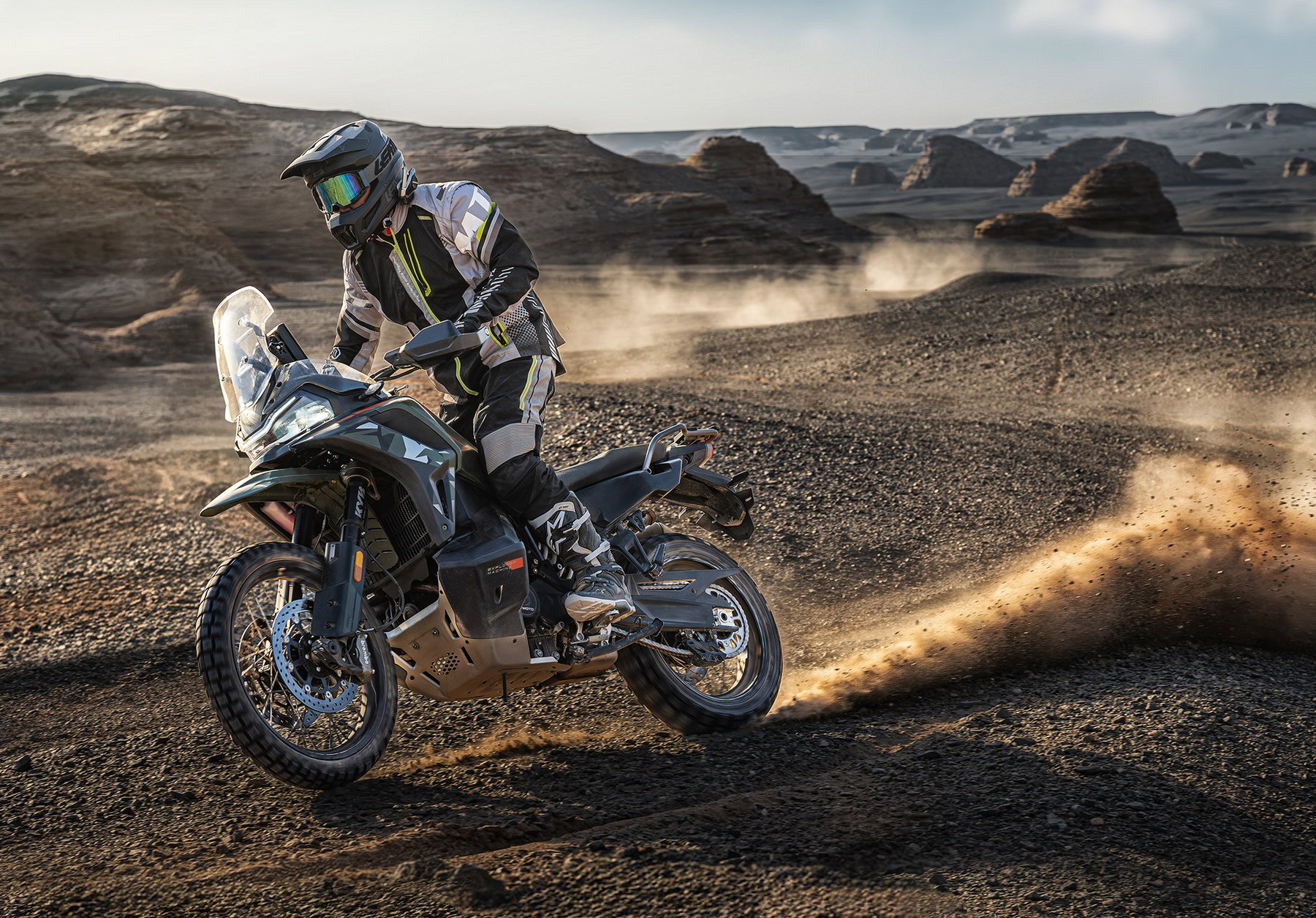 CFMOTO 1000MT-X – Riding through winding mountain roads