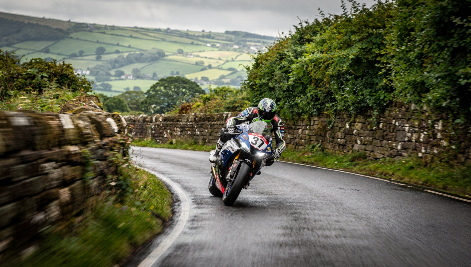 Manx Grand Prix 2026: Zwei Fahrer sterben binnen 24 Stunden d53aea532bcc88a3131879311ae70876 1777500503