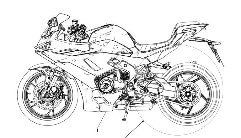 Voge RR500S 2026 – Patentzeichnung der Sportmaschine in Seitenansicht von rechts mit Vierzylinder-Motor und Vollverkleidung