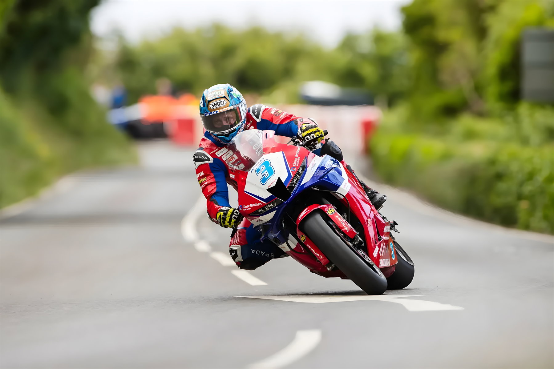 TT 2026: Harrison Dominates First Qualifying, Dunlop Struggles with Honda 2 Dean Harrison during qualifying on the Mountain Course – Isle of Man TT 2025