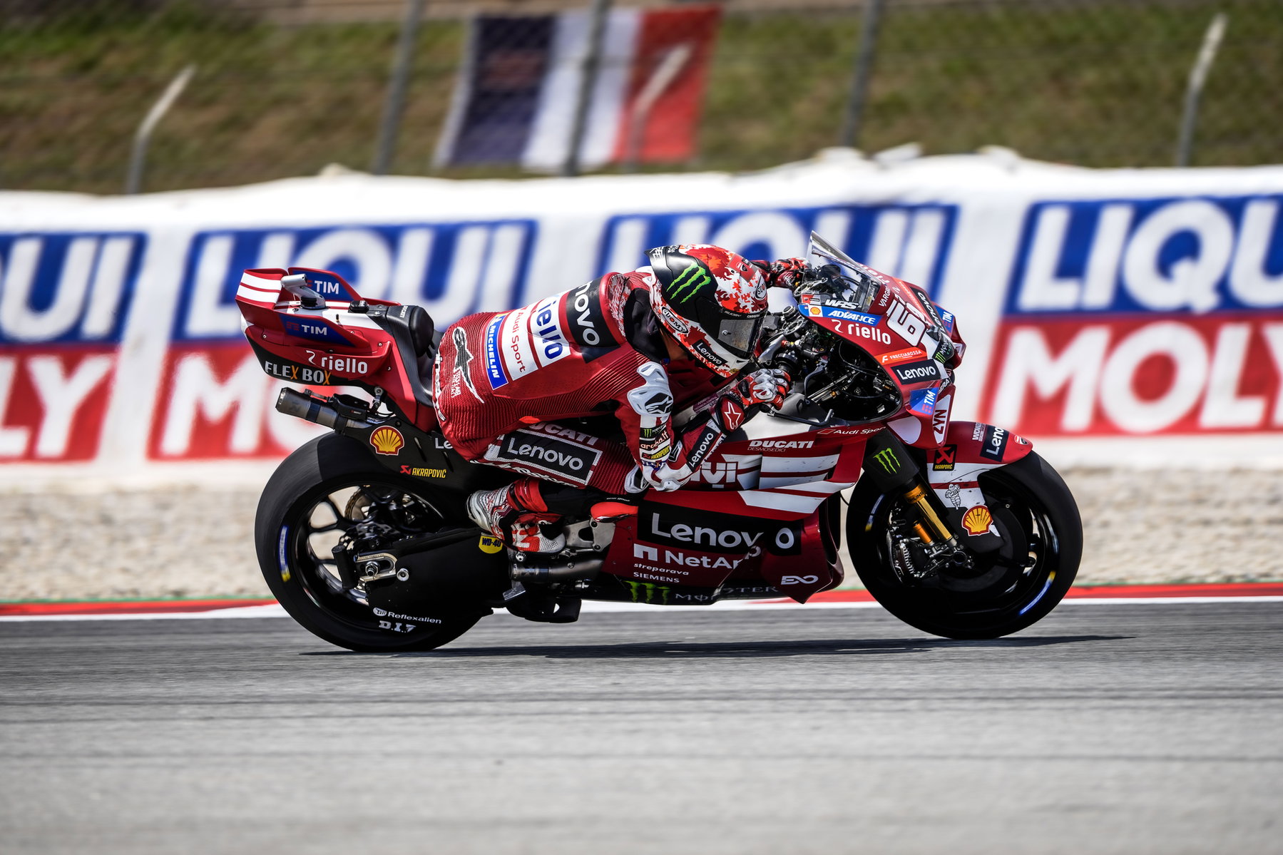 Mugello-Freitag: Marquez-Comeback, Ducati vorn, Aprilia in Sorge 7 Francesco Bagnaia auf der Ducati Desmosedici GP26 Seitenansicht – MotoGP Catalunya GP Barcelona 2026