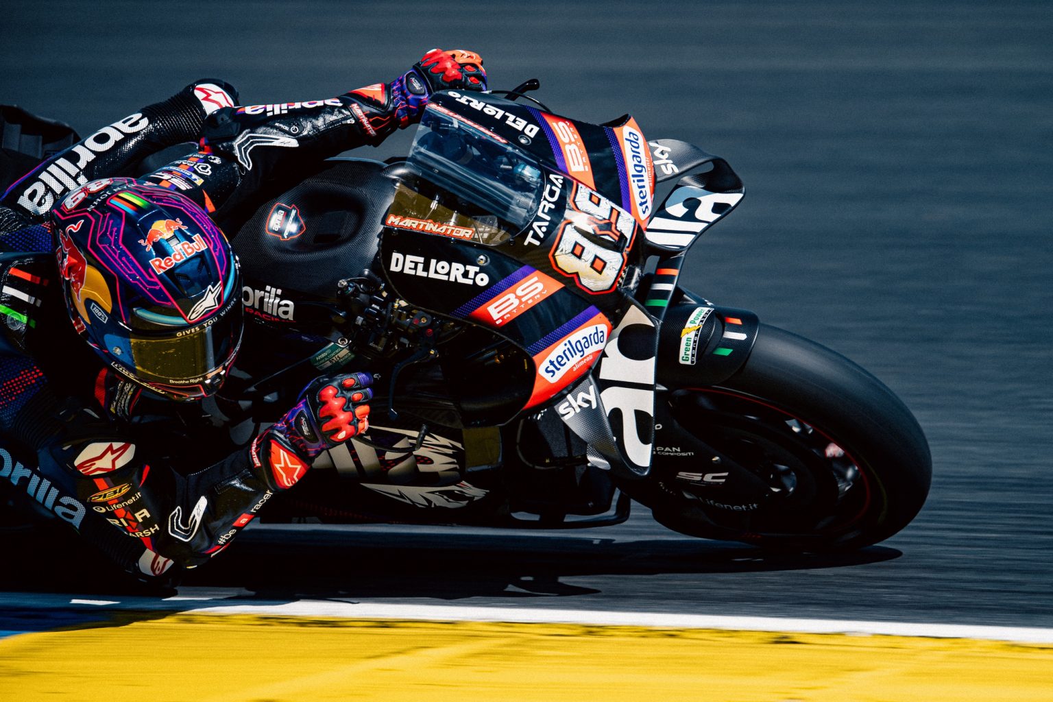 Jorge Martin Aprilia RS-GP in Schräglage Nahaufnahme – MotoGP Frankreich GP Le Mans 2026