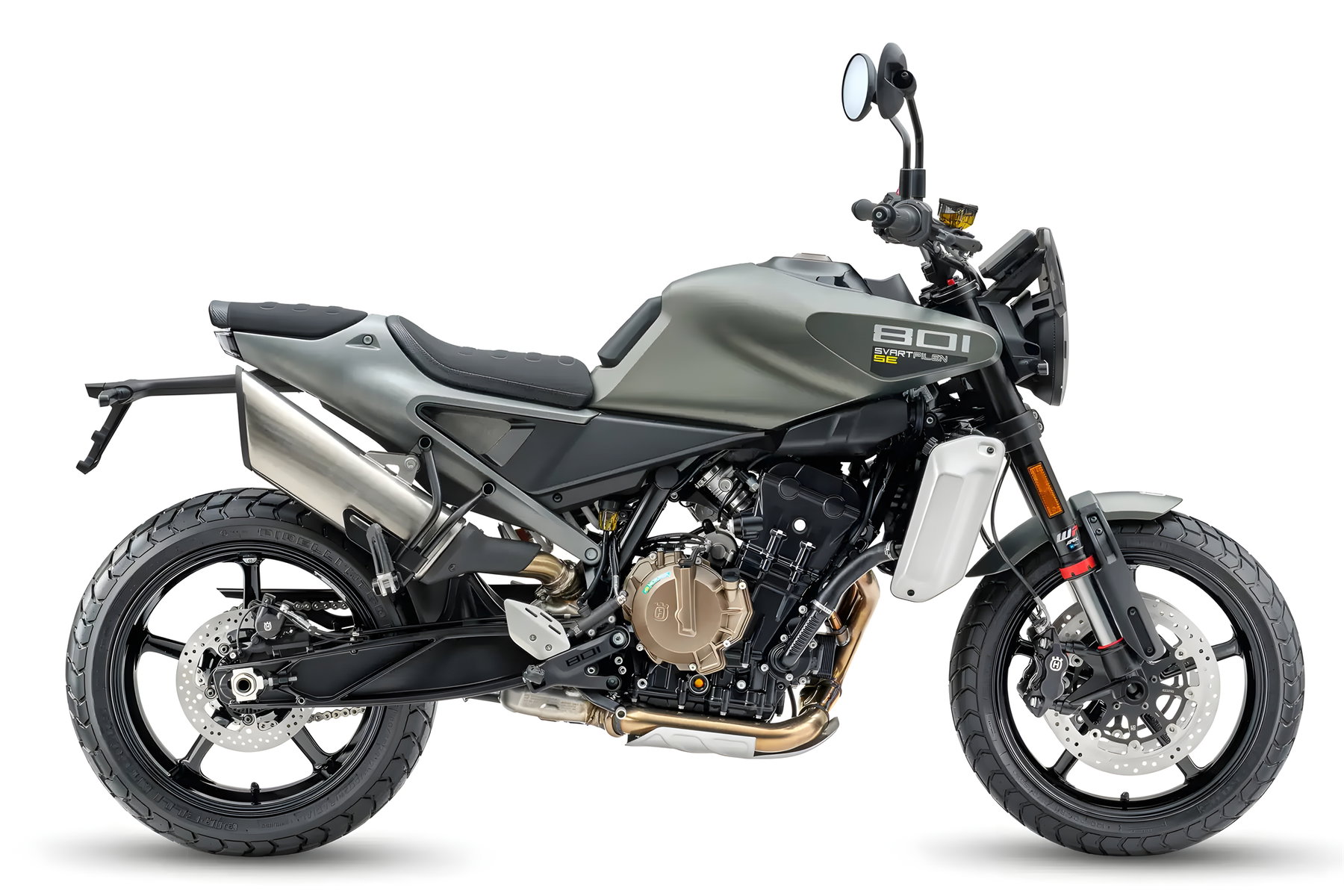 Husqvarna Svartpilen 801 SE 2027 – Seitenansicht rechts mit vollständigem Profil, Auspuffanlage und WP-Federelementen