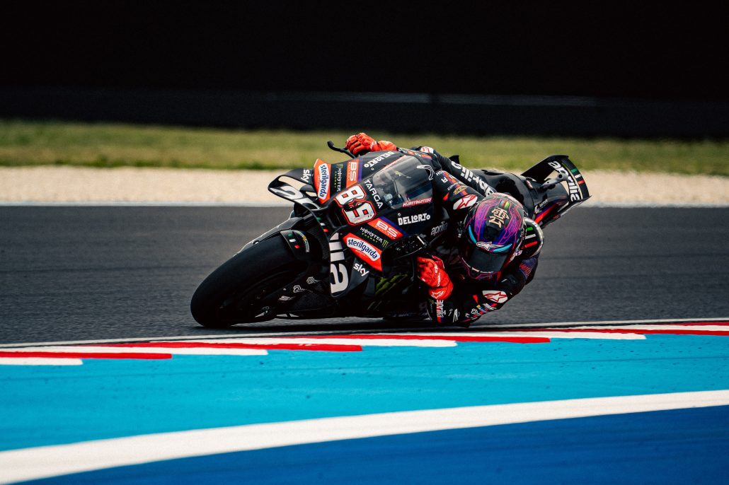 Jorge Martin nach Ungarn-Crash: Strafe für Brünn und Folgen im WM-Kampf 1 Jorge Martin auf der Aprilia RS-GP26 mit Startnummer 89 in Schräglage – MotoGP Ungarn GP Balaton Park 2026