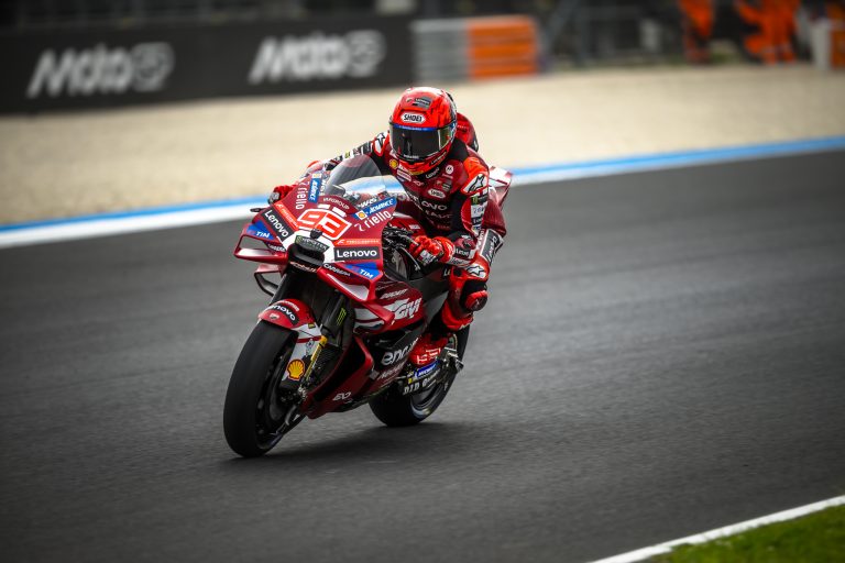 Marc Marquez Wins Hungary Sprint: First Victory After Shoulder Surgery Marc Marquez auf der Ducati Desmosedici GP26, Frontansicht auf der Strecke – MotoGP Ungarn GP Balaton Park 2026