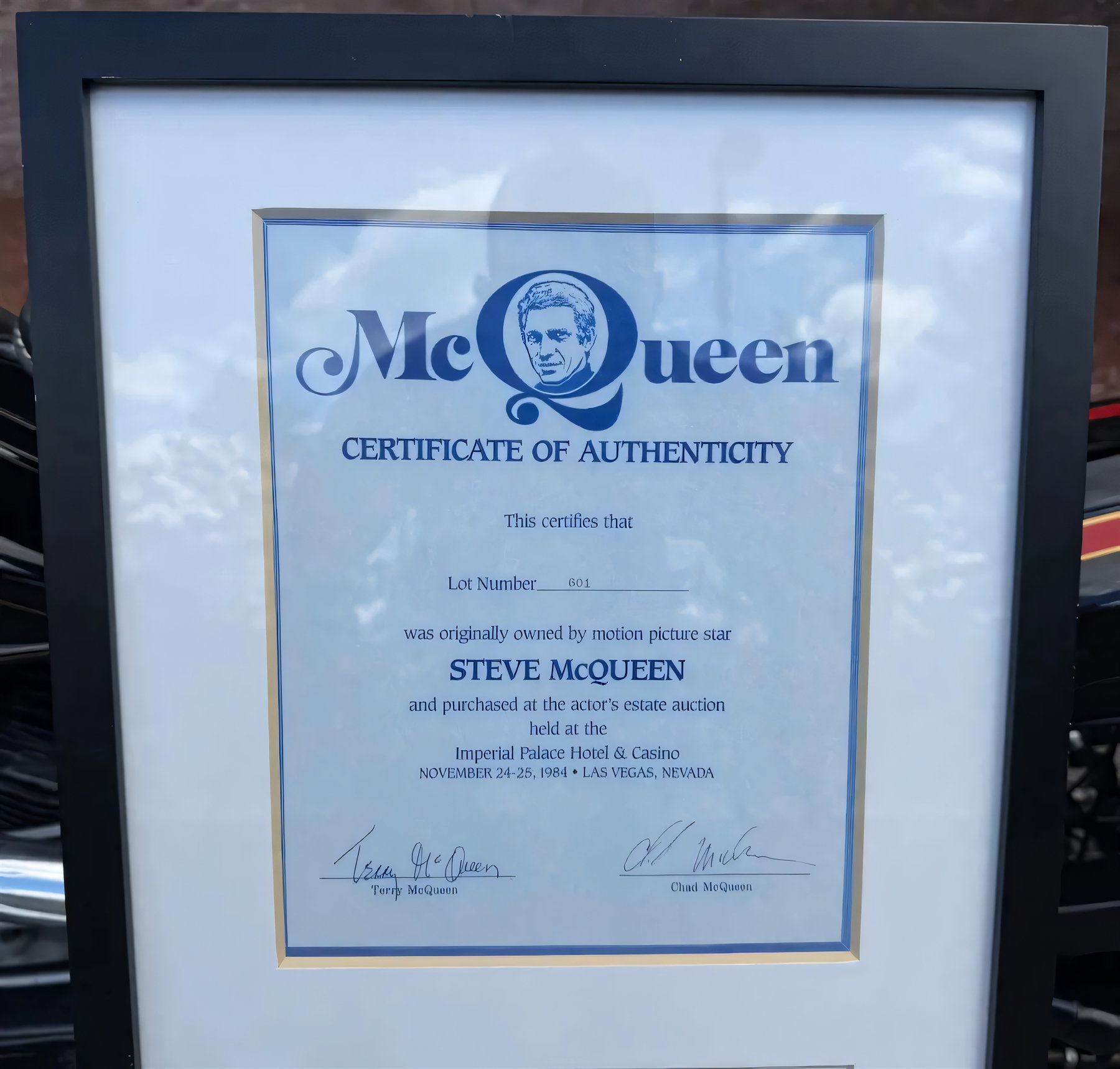 Steve McQueens Harley-Davidson VL: 75.000 Dollar trotz Standschaden 6 Steve McQueen 1931 Harley-Davidson VL – Echtheitszertifikat der McQueen Estate Auction (Las Vegas 1984, Lot 601) mit Unterschriften von Terry und Chad McQueen