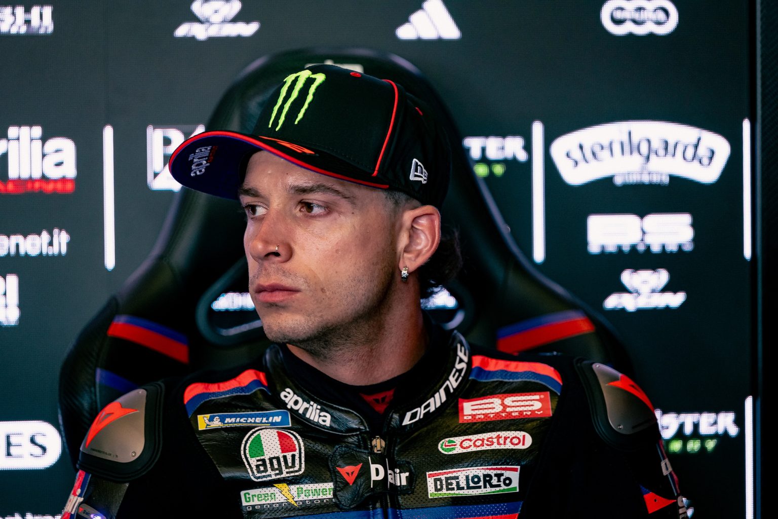 Marco Bezzecchi in Aprilia-Racing-Lederkombi im Fahrerlager – MotoGP Deutschland GP Sachsenring 2026