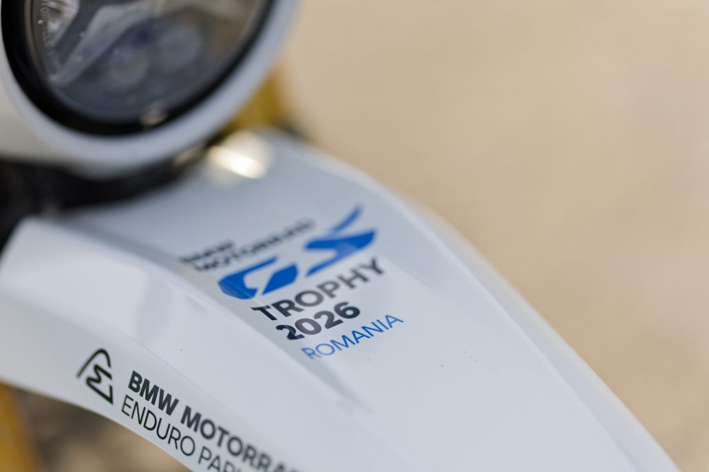 BMW R 12 G/S GS Trophy Competition Bike 2026 – Frontkotflügel mit GS Trophy 2026 Rumänien Logo und BMW Motorrad Enduro Park Schriftzug