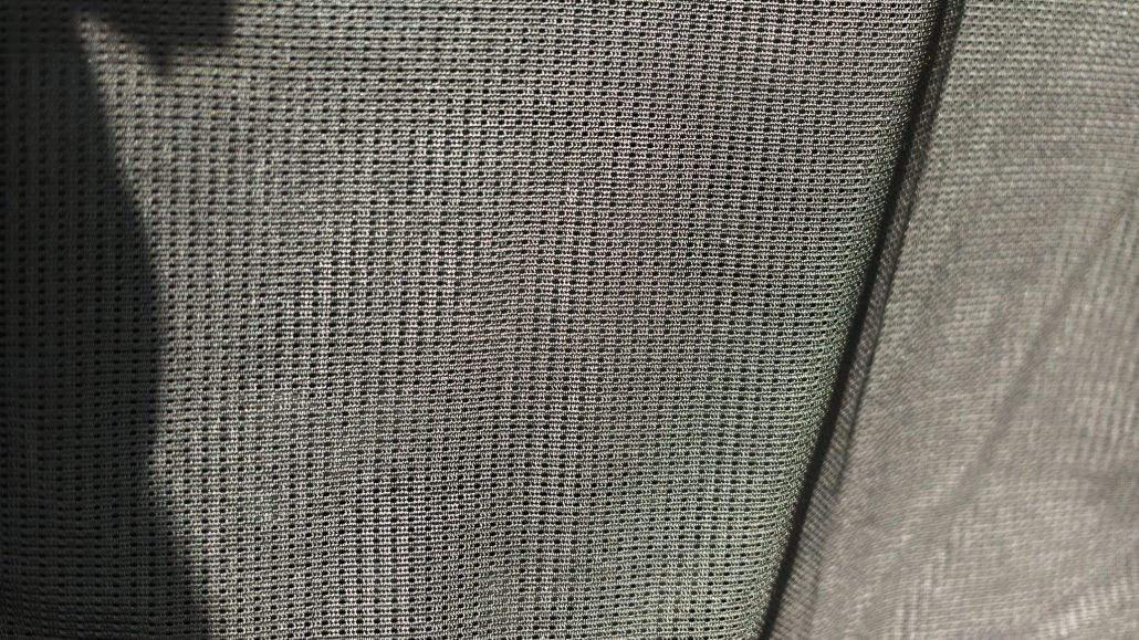 Kemimoto Motorradjacke 2026 – Makroaufnahme des offenen Netzgewebes aus Polyester und Spandex, das den hohen Luftdurchsatz sichtbar macht
