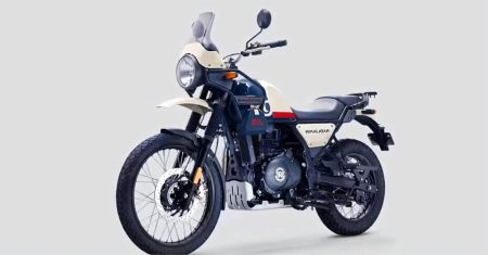 Royal Enfield Himalayan in Creme-Weiß mit Navyblau, Frontdreiviertelansicht vor grauem Studiohintergrund – vermutlich Pressefoto des aktuellen Himalayan-450-Modells, von Moto.it als Illustrationsbild zum Artikel verwendet