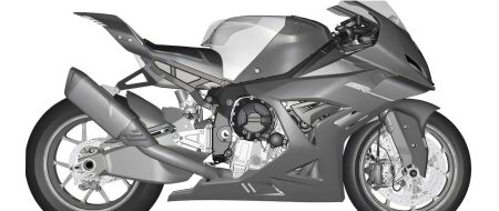 Illustration der kommenden BMW S 1000 RR Generation mit neuem, geschlossenerem Schwingendesign im Stil der Concept RR, Seitenansicht in Grautoenen