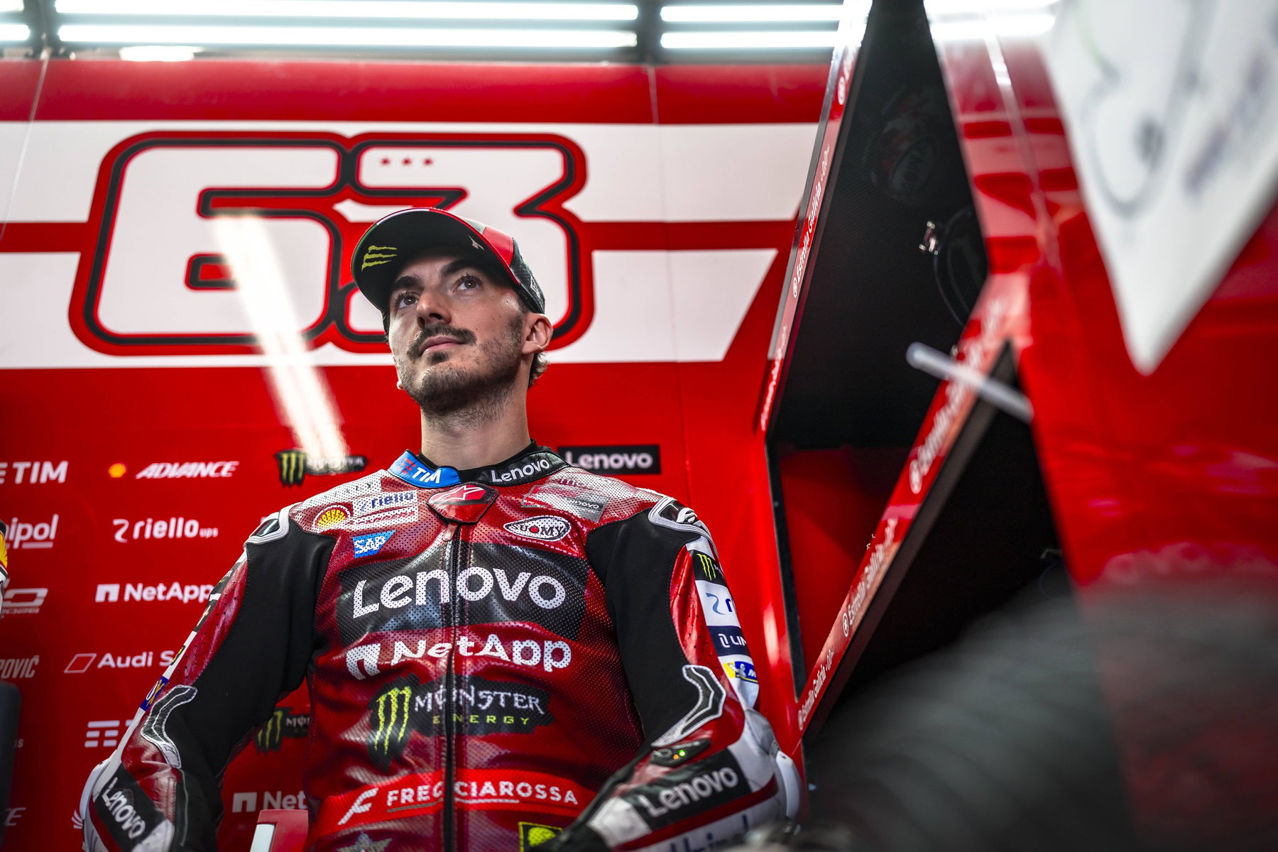Francesco Bagnaia (Ducati Lenovo Team) in der Box – Australien GP, MotoGP 2026