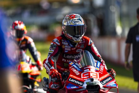 Marc Márquez mit Shoei-Helm auf der Ducati Desmosedici GP26 mit Startnummer 93 in der Boxengasse – MotoGP Japan-GP Motegi 2026