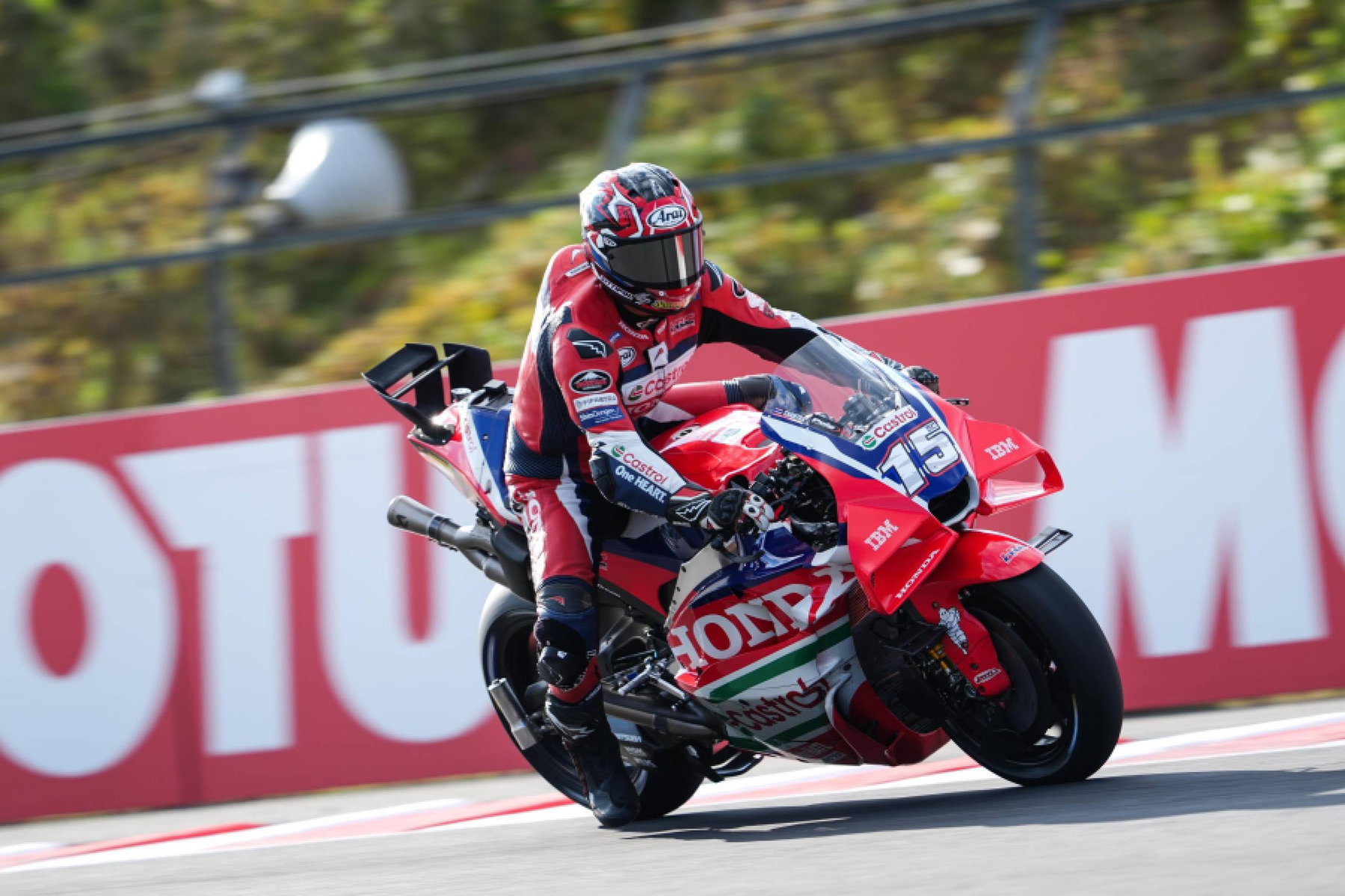 Honda without Joan Mir: Why only Chantra is left for Phillip Island 4 Somkiat Chantra mit der Startnummer 15 vor der Motul-Bande auf der Honda RC213V – MotoGP Japan-GP Motegi 2026