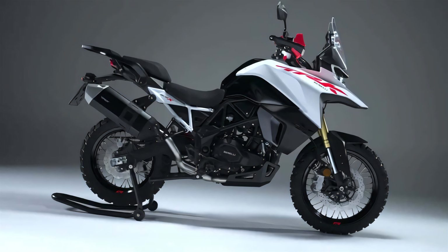 Benelli TRK 552X launches in India: Europe gets the TRK 602 X Benelli TRK 602 X 2026 – Seitenansicht rechts in Weiß-Schwarz mit roten Akzenten vor hellem Studiohintergrund