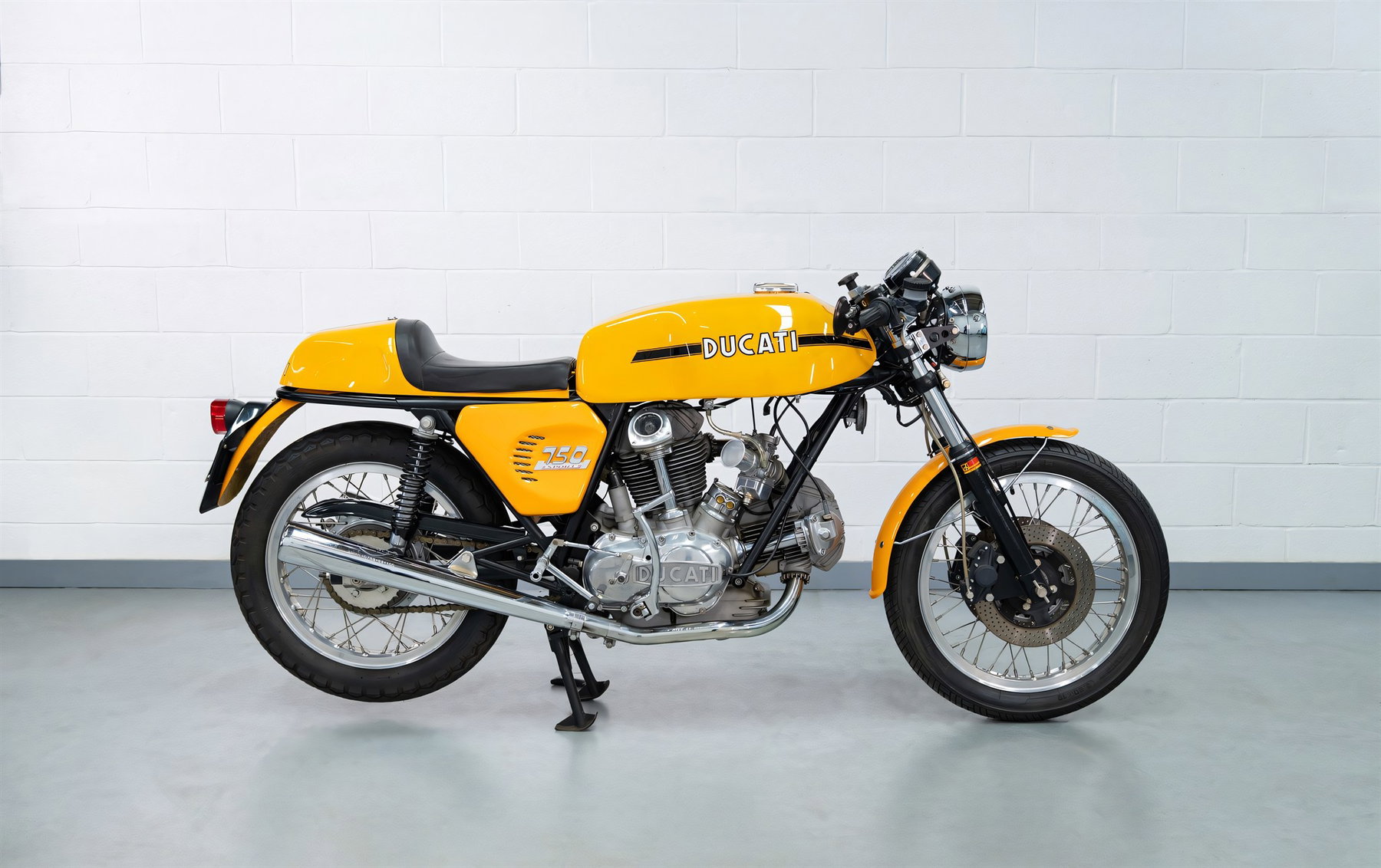 Billy Joels Motorradsammlung kommt ohne Mindestpreis unter den Hammer 6 1975 Ducati 750 Sport aus der Billy Joel Motorradsammlung – gelbe Lackierung mit schwarzem Rahmen, Seitenansicht von links