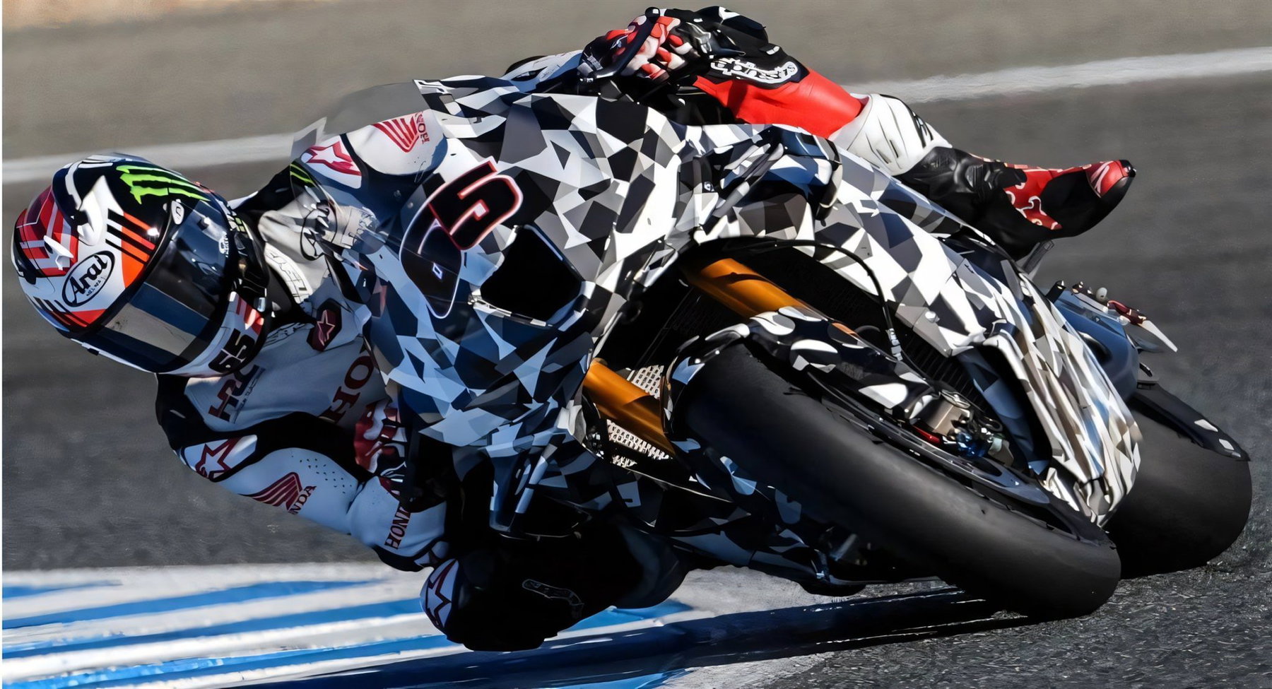 New Honda Fireblade: Rea Tests Camouflaged CBR1000RR-R