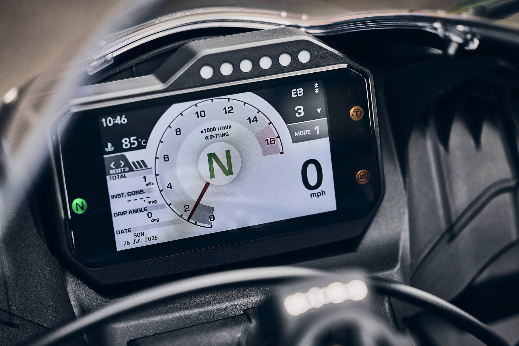 2027 Honda CBR600RR: Fireblade Brakes Keep the Four-Cylinder in the Race 2 Honda CBR600RR 2027 – neues 5-Zoll-TFT-Farbdisplay mit Drehzahlmesser und fünf LED-Shiftlights