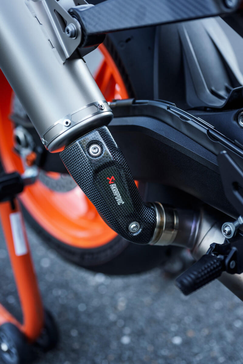 KTM 990 Duke R 2025 – Specs, Price & Photos