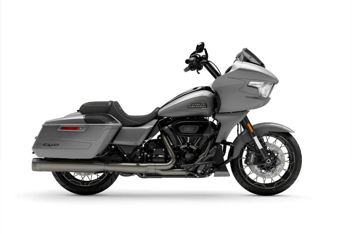 Harley Davidson CVO Road Glide - 2023 (1)