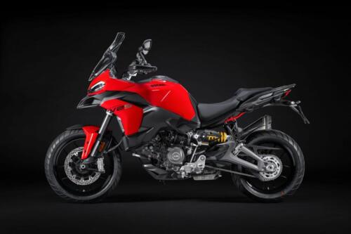 02 - MY25_MULTISTRADA_V2_STUDIO _2__UC732386_High