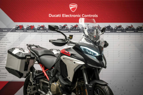 02_DucatiWay_UC526161_High
