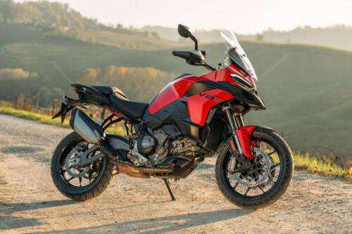 05 - MY25_MULTISTRADA_V2_STATIC_ON_LOCATION _3__UC732389_High