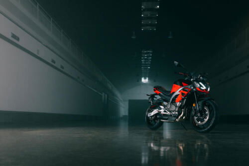 11 Aprilia Tuono 457