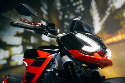 18 Aprilia Tuono 457