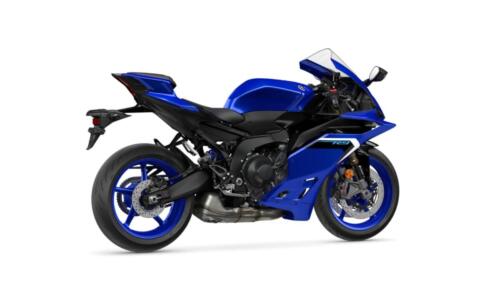 2025_YAM_YZF900R9_EU_DPBMC_360_008_03_preview_1