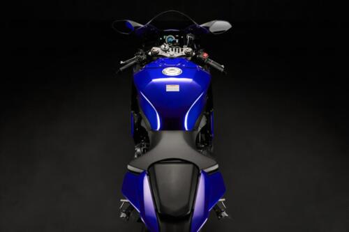 2025_YAM_YZF900R9_EU_DPBMC_DET_003_03_preview_1