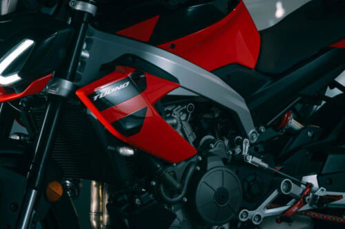 22 Aprilia Tuono 457