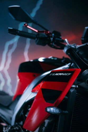 23 Aprilia Tuono 457