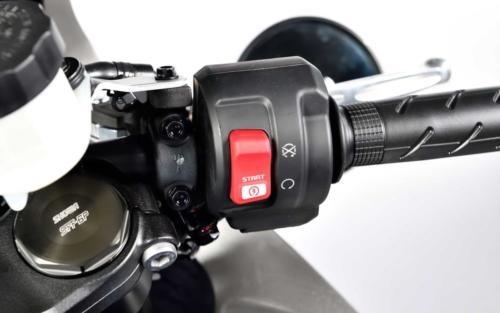 23_Honda-HAWK-11