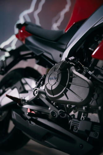 24 Aprilia Tuono 457