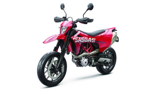 30507_Supermoto _ SM 700 _ 2022 _ Studio
