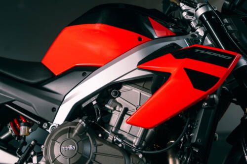 32 Aprilia Tuono 457