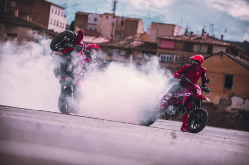 33767_Supermoto _ SM 700 _ 2022 _ Action