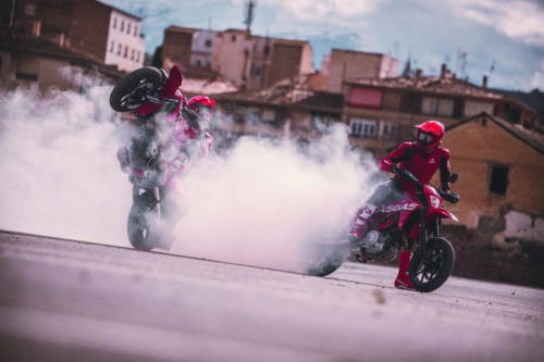 33767_Supermoto _ SM 700 _ 2022 _ Action