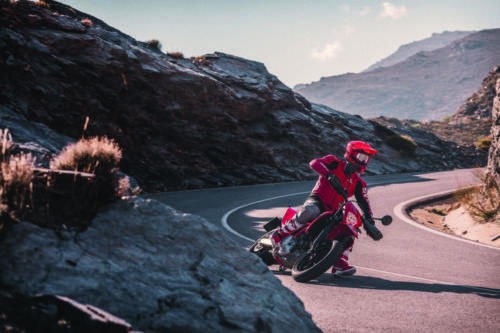 33775_Supermoto _ SM 700 _ 2022 _ Action