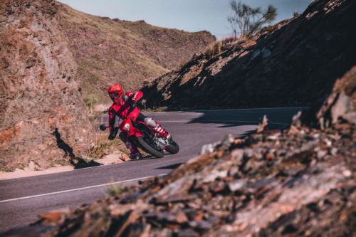 33776_Supermoto _ SM 700 _ 2022 _ Action