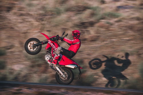 33780_Supermoto _ SM 700 _ 2022 _ Action