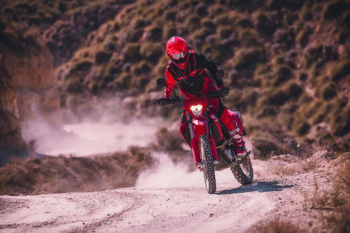33786_Travel _ ES 700 _ 2022 _ Action