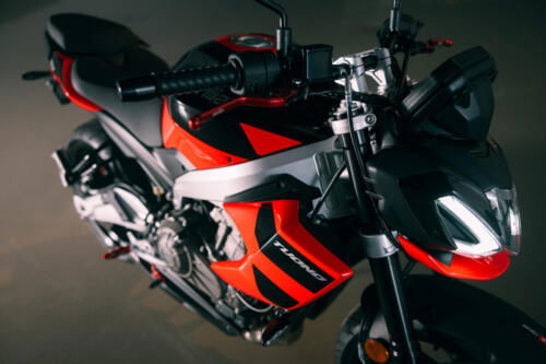 34 Aprilia Tuono 457