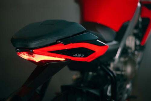 35 Aprilia Tuono 457